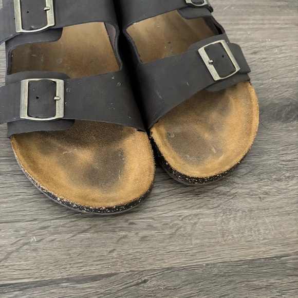 Dockers Men's Brown and Tan Buckle Sandals - Picture 3 of 7